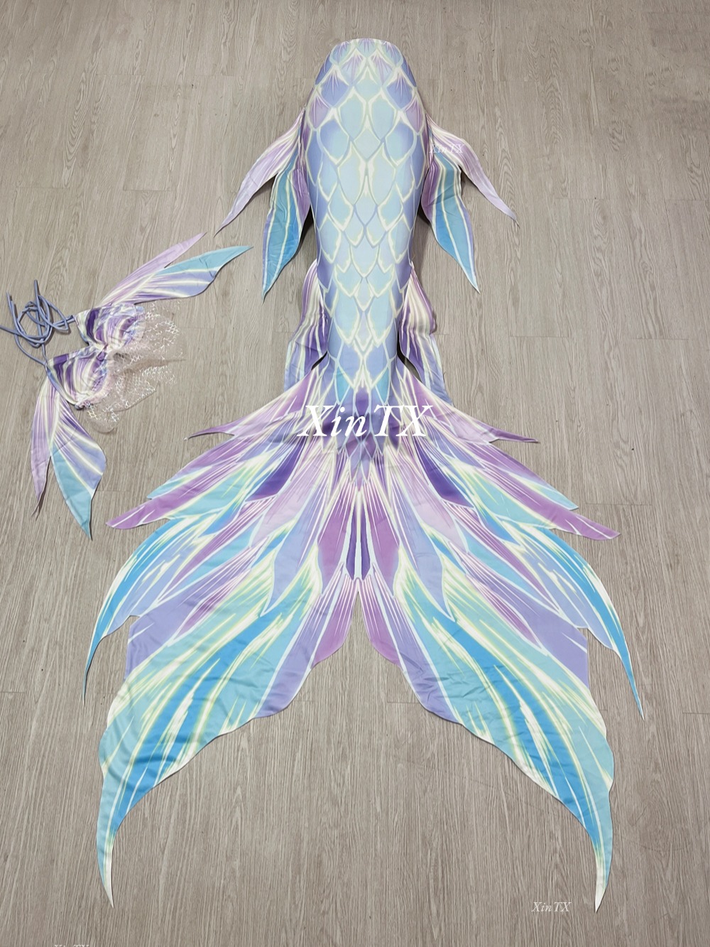 Photography Of A Man - マーメイドテール 大人用水着 オリジナルデザイン 大きな魚の尾 男女兼用 水中撮影