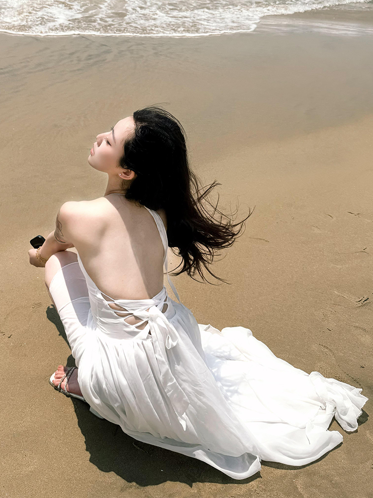 Photography Bali - バリビーチバックレスドレス女性の美しいホリデーホワイト写真撮影服ウルトラフェアリーロングスカートAラインシルエットVネック