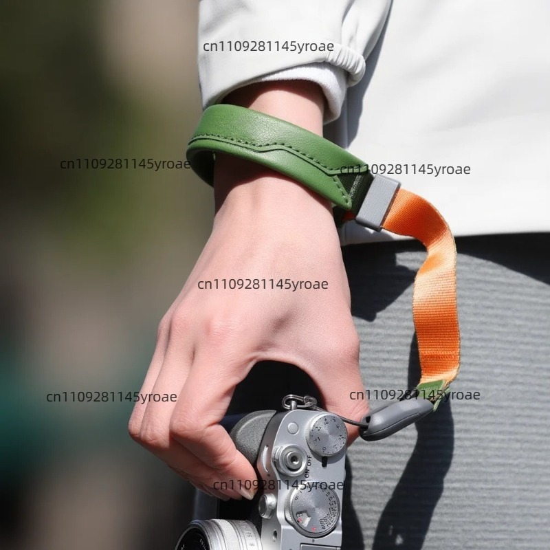 マグネティッククイックリリースカメラリストストラップ（ブレス - Camera Wrist Strap のレビューと価格