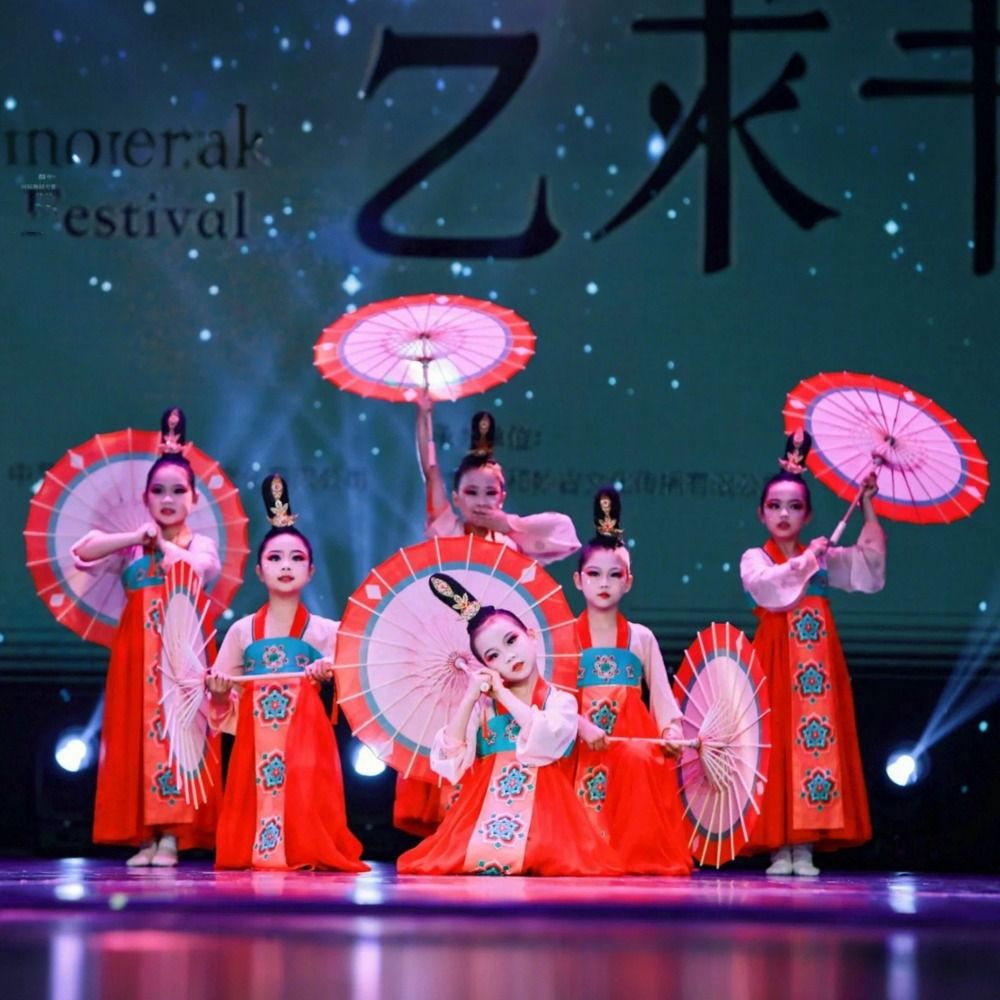 中国アンティーク風ウェディング花嫁用油紙傘 龍と鳳凰柄 56 - Photography Of A Man のレビューと価格