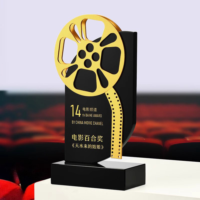 カスタマイズされたクリスタルトロフィー、映画テレビ写真ショー - Photography Competition のレビューと価格